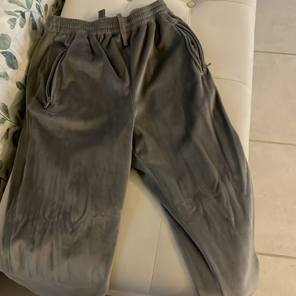 Skims velour pants. Size s. Color:Smoke